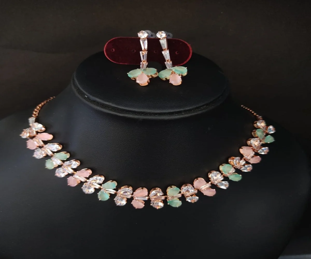Green and Pink Pearled Necklace – Cyra